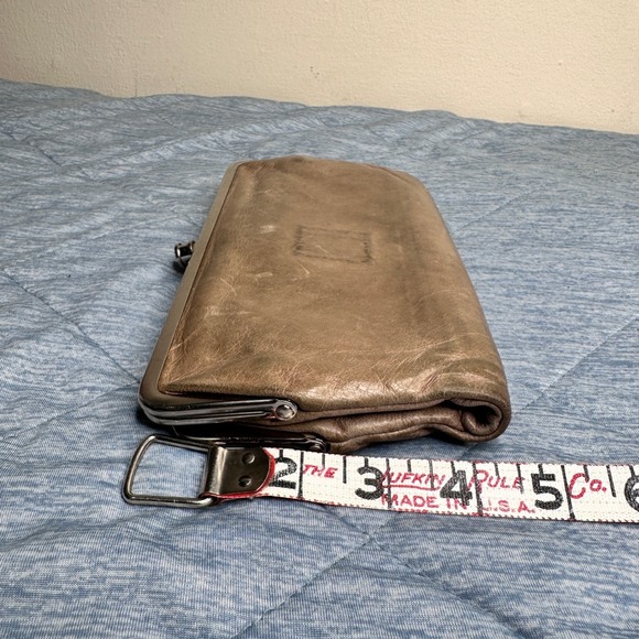 Hobo Est. 1991 Taupe Leather Kisslock Clutch Wallet Floral Interior Tan Black - Picture 10 of 11